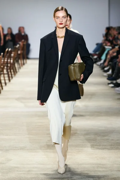 Look 5